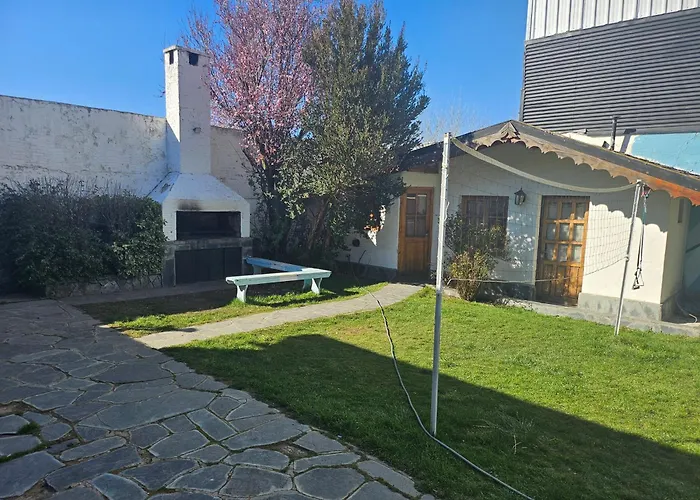 Universal Traveller'SHostal